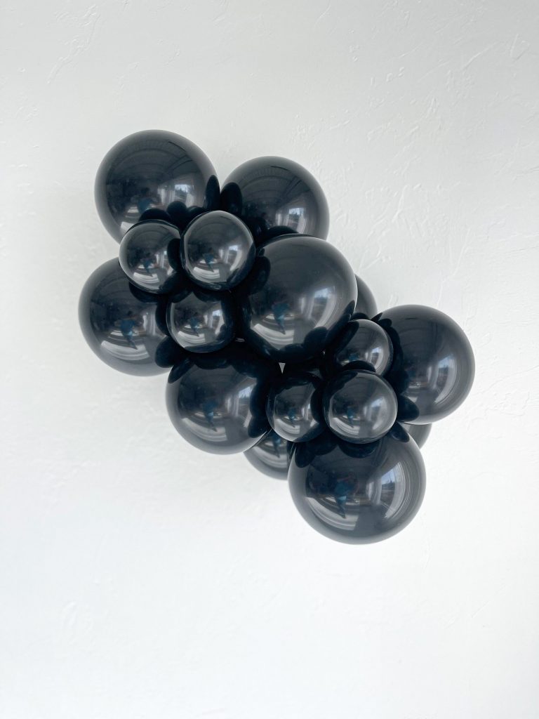 TUFTEX | Designer Balloon Black - 11 in.