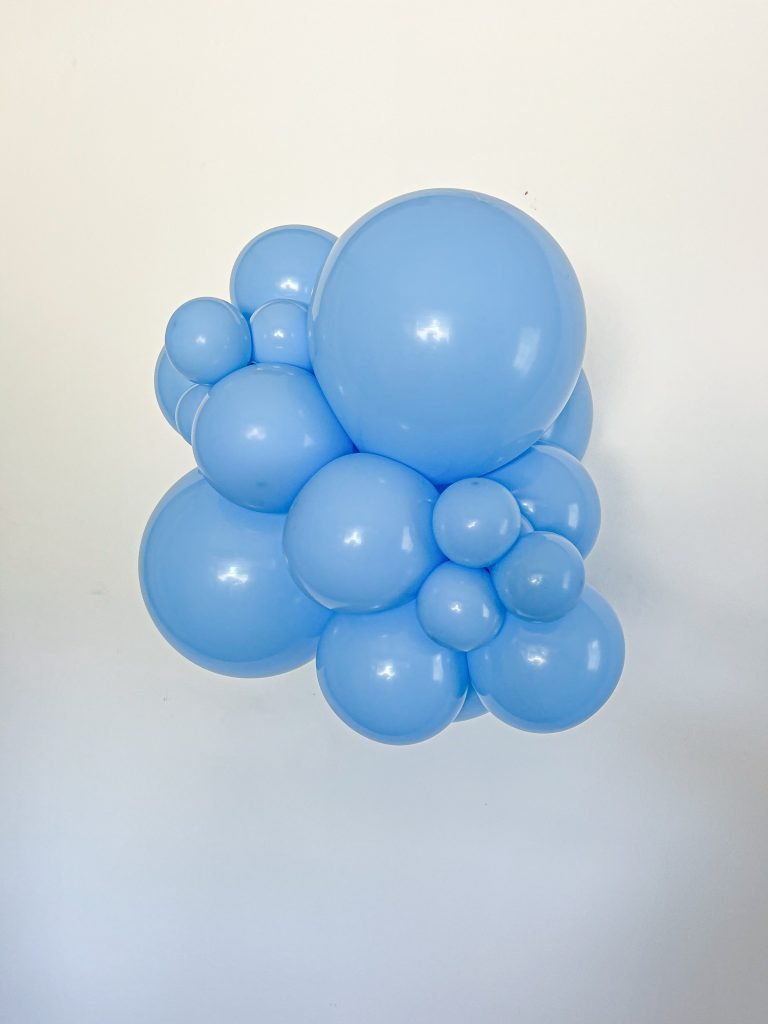 TUFTEX | Designer Balloon Baby Blue - 11 in. - FestiUSA