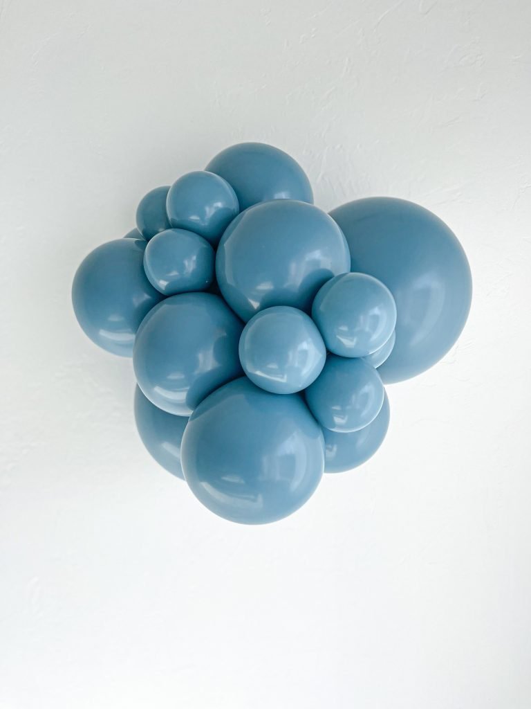TUFTEX | Designer Balloon Blue Slate - 17 in. - FestiUSA