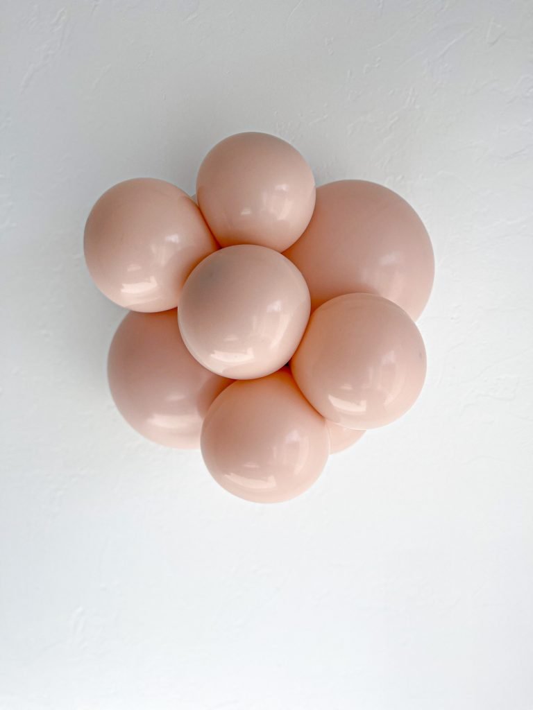 TUFTEX | Designer Balloon Cameo - 17 in. - FestiUSA