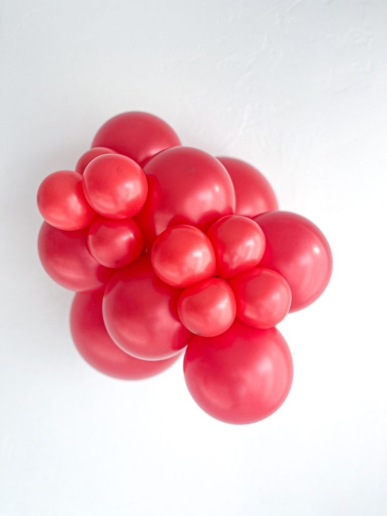 TUFTEX | Metallic Balloon Starfire Red - 11 in. - FestiUSA
