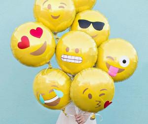 In Love Emoji Balloons 18" Single Pack 35363-18 - FestiUSA
